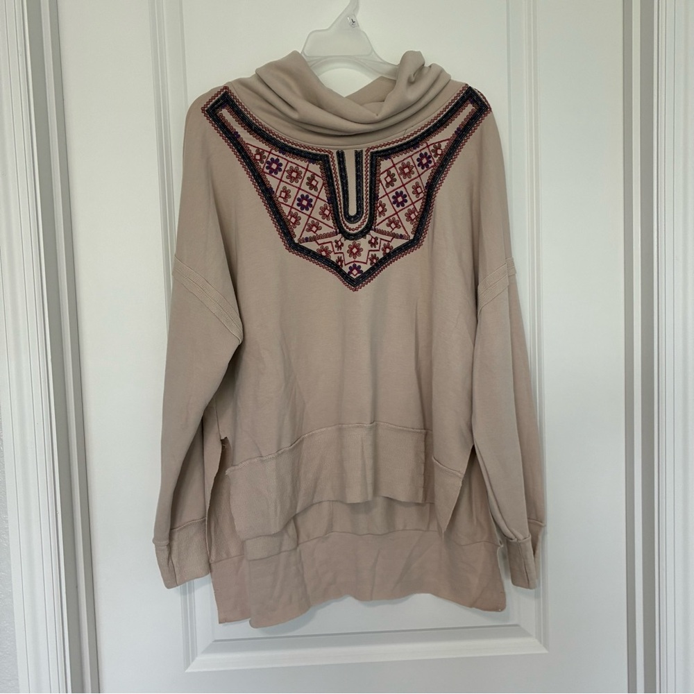 POL Cream Beige Oversize Sweater Sweatshirt Women’s Small Western